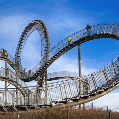 Tiger & Turtle Installation in Duisburg als Symbol für Treppenreinigung